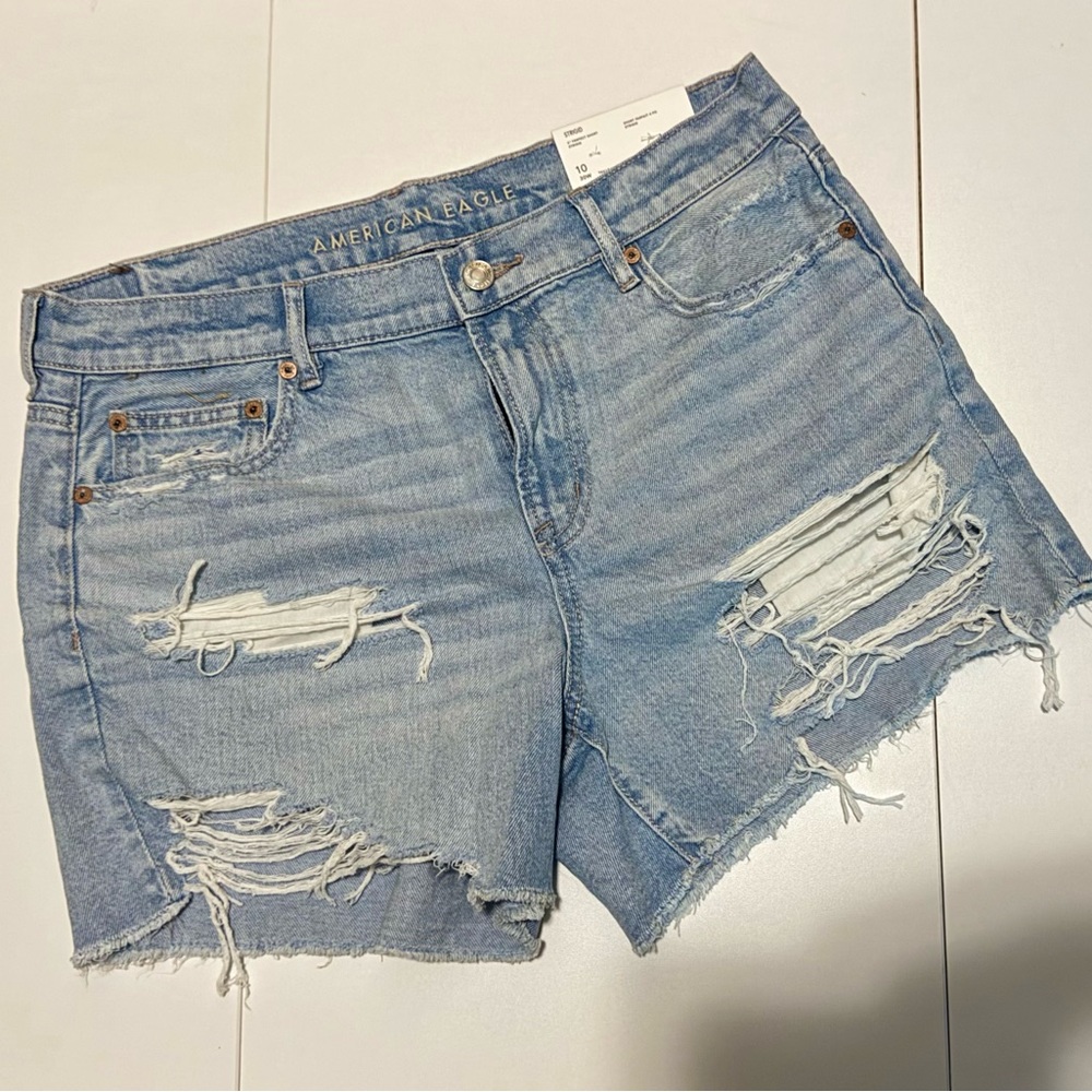 NWT American Eagle Outfitters Women's Light Blue Distressed Denim Shorts